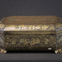 Chinese lacquered sewing box 2.jpg